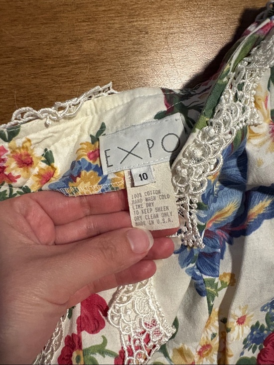 Vintage Floral Lace-Trim Midi Dress in Multi-Color - Picture 2 of 7